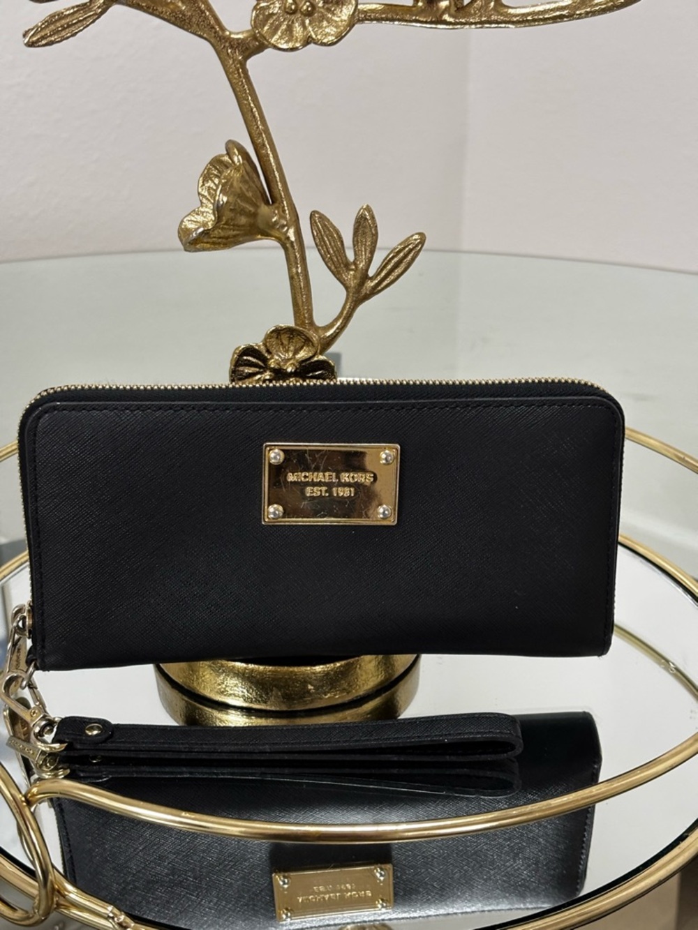 Michael Kors Jet Set Travel Black Saffiano Zip Around Wristlet Wallet